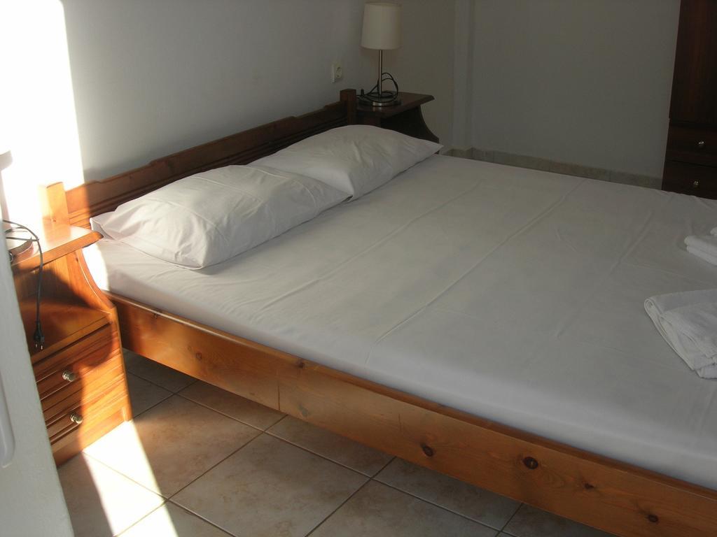 Giorgos Apartments Палеохора Номер фото