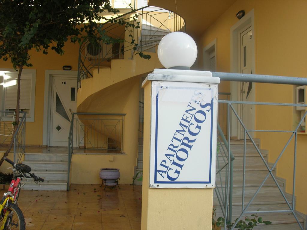 Giorgos Apartments Палеохора Екстер'єр фото