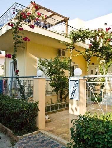 Giorgos Apartments Палеохора Номер фото
