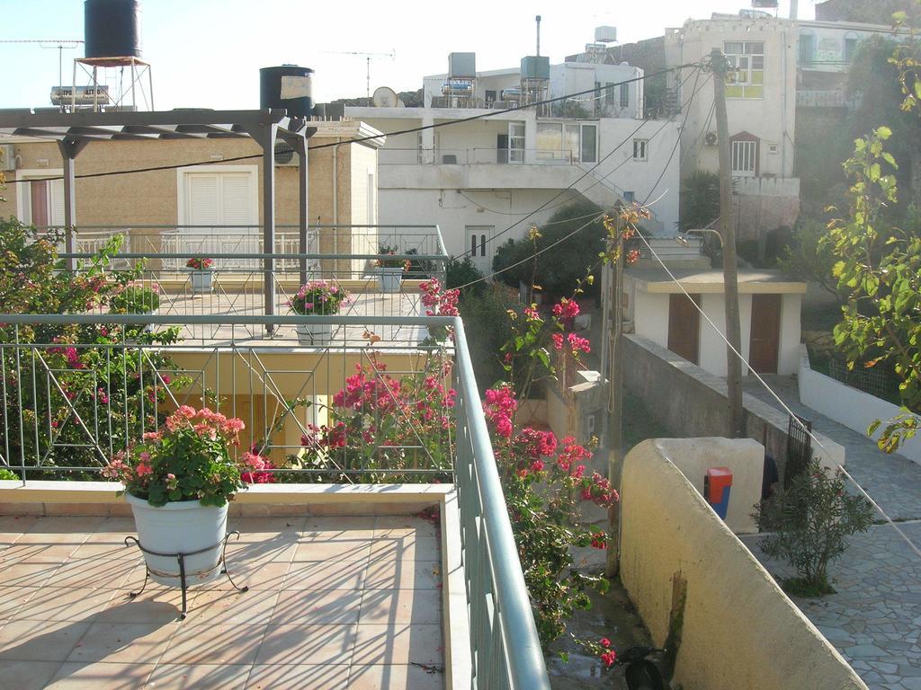 Giorgos Apartments Палеохора Екстер'єр фото