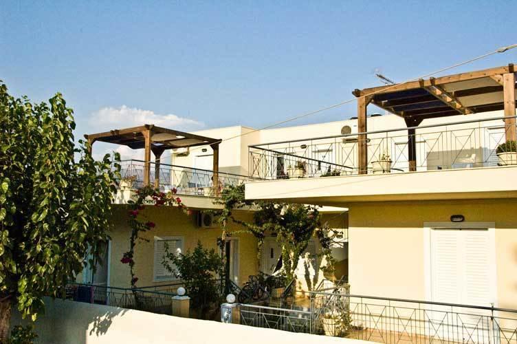 Giorgos Apartments Палеохора Номер фото
